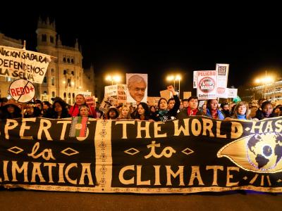 Demonstranten nehmen am Klimamarsch am Rande der Weltklimakonferenz in Madrid. Demo in Madrid