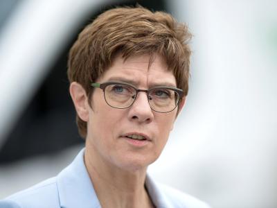 Annegret Kramp-Karrenbauer ist Vorsitzende der CDU und Bundesministerin für Verteidigung. Kramp-Karrenbauer