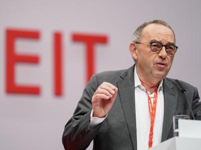 Bei den Themen Klimaschutz, Vermögensteuer, schwarze Null und E-Mobilität sehe er durchaus Möglichkeiten, dem Koalitionspartner neue Zugeständnisse abzuringen, sagt Norbert Walter-Borjans. SPD-Vorsitzende Walter-Borjans