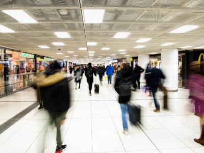 Im Untergeschoss des Münchner Hauptbahnhofs war der Polizist von hinten mit einem Messer angegriffen und schwer verletzt worden. München