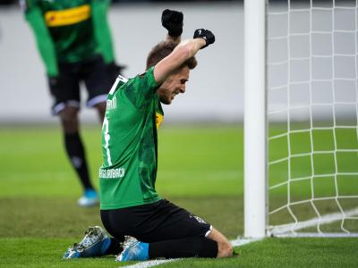 Der Gladbacher Patrick Herrmann ärgert sich nach einer vergebenen Torchance. Frust