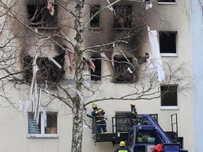Ob in der betroffenen Wohnung vor der Explosion mit Gas aus Flaschen geheizt wurde und es dabei zu dem Unglück kam, muss noch geklärt werden. Explosion in Blankenburg