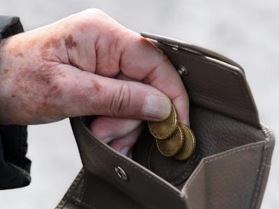 Viele Menschen in Deutschland sind nicht in der Lage, die kompletten Eigenbeiträge in einem Pflegeheim zu bezahlen. Pflege