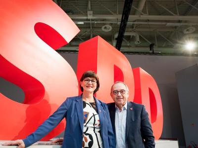 Saskia Esken und Norbert Walter-Borjans wollen ihre Partei aus dem Umfragetief führen. Walter-Borjans und Esken