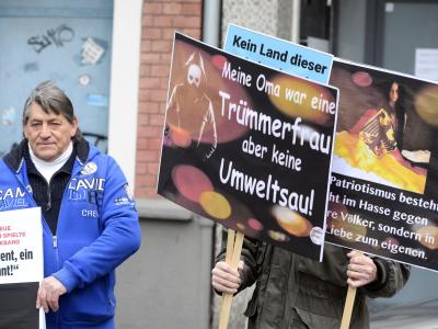 Demonstranten der AfD protestieren gegen Rundfunkgebühren und den WDR. Auslöser ist das satirische «Umweltsau»-Video. Demonstrationen in Köln