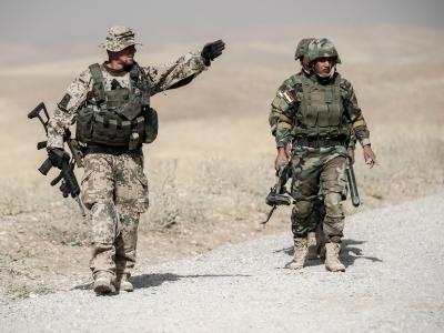 Bundeswehrsoldaten und kurdische Peshmerga bei einer Übung im Irak. Bundeswehr im Irak