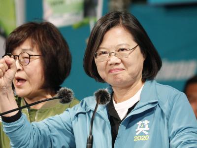 Überraschend Favoritin bei der Wahl: Taiwans Präsidentin Tsai Ing-wen hat die Wähler mit ihrer energischen Haltung gegenüber China beeindruckt. Tsai Ing-wen