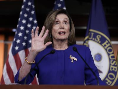 Die Vorsitzende des Repräsentantenhauses, die Demokratin Nancy Pelosi, spricht in Washington zu Journalisten. Nancy Pelosi