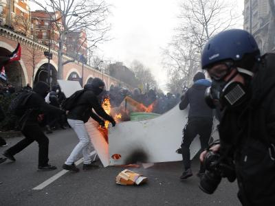 In Frankreich hatten Menschen erneut gegen die geplante Rentenreform gestreikt. Proteste in Paris
