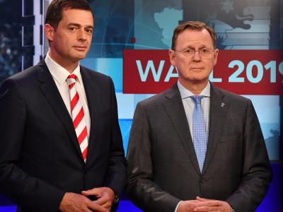 Thüringens CDU-Chef Mike Mohring (l) und Linke-Ministerpräsident Bodo Ramelow in Erfurt. Mohring und Ramelow