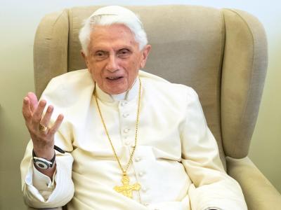 Der Rücktritt Benedikts im Februar 2013 war der erste eines Papstes seit rund 700 Jahren. Das ist für die 2000 Jahre alte katholische Kirche eine neue Erfahrung. Benedikt XVI.