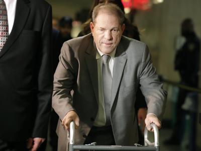 Harvey Weinstein auf dem Weg ins Gericht. Harvey Weinstein
