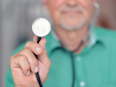 Die Studie basiert auf den aktuellsten Daten (2016) einer jährlich durchgeführten Wiederholungsbefragung von rund 12.000 Haushalten. Krankenversicherung