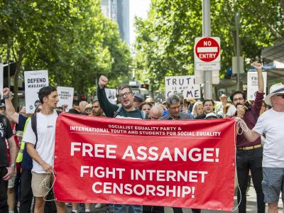 Anhänger des Wikileaks-Gründers Julian Assange demonstrieren in Melbourne gegen dessen Auslieferung an die USA. Protest gegen Auslieferung