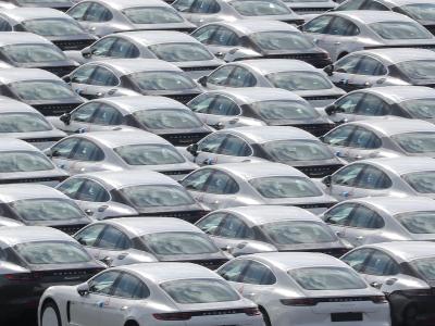 Der VDA sieht die Auto-Branche infolge der Corona-Krise schwer unter Druck. Kaum Nachfrage
