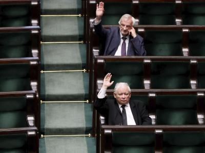 Die Präsidentenwahl wird per Briefwahl abgehalten. Parlamentssitzung in Polen