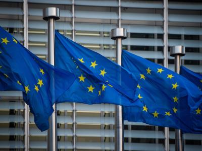 Flaggen der Europäischen Union vor dem Berlaymont-Gebäude der Europäischen Kommission in Brüssel. EU-Kommission
