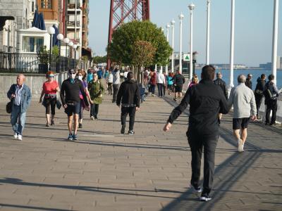 Getxo, Nordspanien. Die Regierung des Corona-Hotspots Spanien hat Hoffnungen auf eine baldige Grenzöffnung für Touristen gedämpft. Getxo