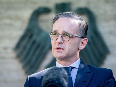 Außenminister Heiko Maas gibt vor dem Auswärtigen Amt eine Erklärung zu den Reisewarnungen ab. Außenminister Maas