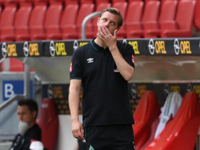 Trainer Florian Kohfeldt und seinen Bremern bleibt nach der Niederlage in Mainz nur noch eine kleine Chance auf die Relegation. Florian Kohfeldt
