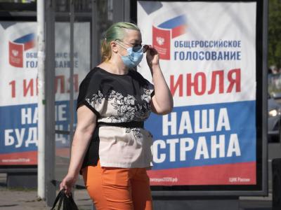 Auf einem Plakat in Sankt Petersburg steht: «Ganz Russland wählt am 1. Juli unsere Zukunft und unser Land». Abstimmung in Russland