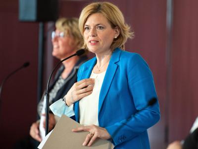 Bundesernährungsministerin Julia Klöckner informiert nach dem Treffen mit Branchen- und Verbandsvertretern die Presse. Julia Klöckner