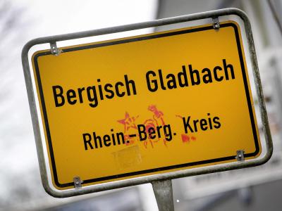 Im Missbrauchskomplex in Bergisch Gladbach verfolgen die Behörden auch die Verbreitung der Aufnahmen im Internet. Missbrauchsfall Bergisch Gladbach
