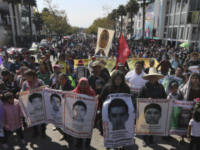 Angehörige haben mit Demonstrationen immer wieder an die 43 vermissten Lehramtsstudenten erinnert. Verschwinden von 43 Studenten in Mexiko
