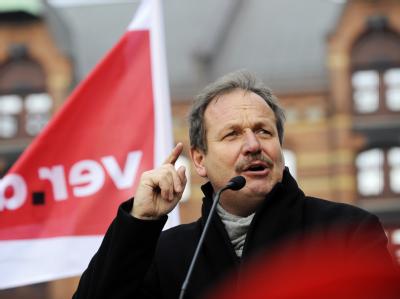 ver.di-Vorsitzender Frank Bsirske: «Lohnverzicht ist in einer Zeit, in der wir uns am Rande einer Deflation bewegen, der falsche Weg». ver.di-Chef Bsirske
