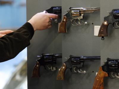 Revolver des US-Herstellers Smith & Wesson auf einer Waffenmesse (Foto vom 14.03.2009). Waffenmesse