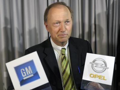 GM-Vize-Präsident John Smith hat den Abbau von rund 10 000 Opel-Stellen in Europa angekündigt. GM-Vize-Präsident John Smith