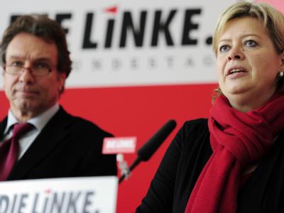 Die designierten Linke-Vorsitzenden Gesine Lötzsch und Klaus Ernst. Gesine Lötzsch und Klaus Ernst
