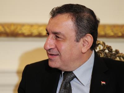 Der ägyptische Premierminister Essam Scharaf hat nach Medienberichten seinen Rücktritt angeboten. Der Militärrat lehnte ab. Essam Scharaf