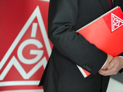 Bundeswehr-Sparpläne: Die IG Metall befürchtet Jobverluste beim Flugzeugbau. (Archiv) IG Metall