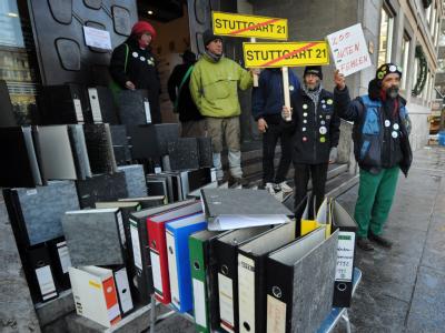 Stuttgart 21-Gegner demonstrieren in Stuttgart gegen das Bahnprojekt. Protest gegen Stuttgart 21