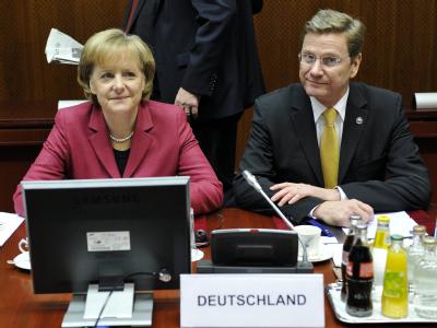 Bundeskanzlerin Merkel und Außenminister Westerwelle in Brüssel. Angela Merkel und Guido Westerwelle