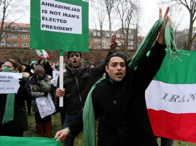 Exil-Iraner demonstrieren in Hamburg gegen Präsident Ahmadinedschad. Exil-Iraner demonstrieren in Hamburg
