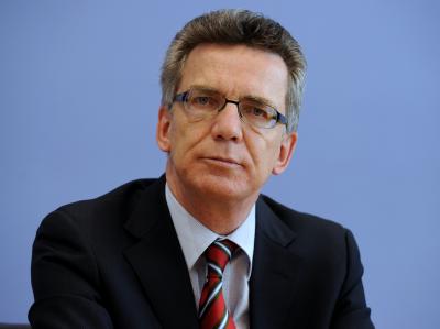 Bundesinnenminister de Maizière: «Es geht um Menschen, und nicht darum, dass den Arbeitgebern wie gebratene Tauben zu Billiglöhnen irgendwelche Leute zugeführt werden vom Staat.» Thomas de Maizière