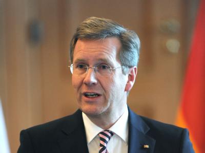 Bundespräsident Christian Wulff: «Den Angehörigen und Hinterbliebenen des schrecklichen Unfalls bei Rostock spreche ich mein Mitgefühl aus. Hoffentlich werden die vielen Verletzten schnell genesen.» (Archivbild) Christian Wulff