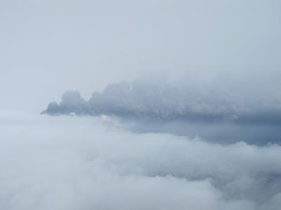 Britische Forschere sind mit einem Spezialflugzeug in die Vulkanaschewolke geflogen um Messungen vorzunehmen. Vulkanaschewolke