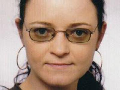 Beate Zschäpe wird beschuldigt, gemeinsam mit Uwe Böhnhardt und Uwe Mundlos die rechtsextremistische Terrorgruppe Nationalsozialistischer Untergrund (NSU) gebildet zu haben. Foto: Polizei Sachsen Beate Zschäpe